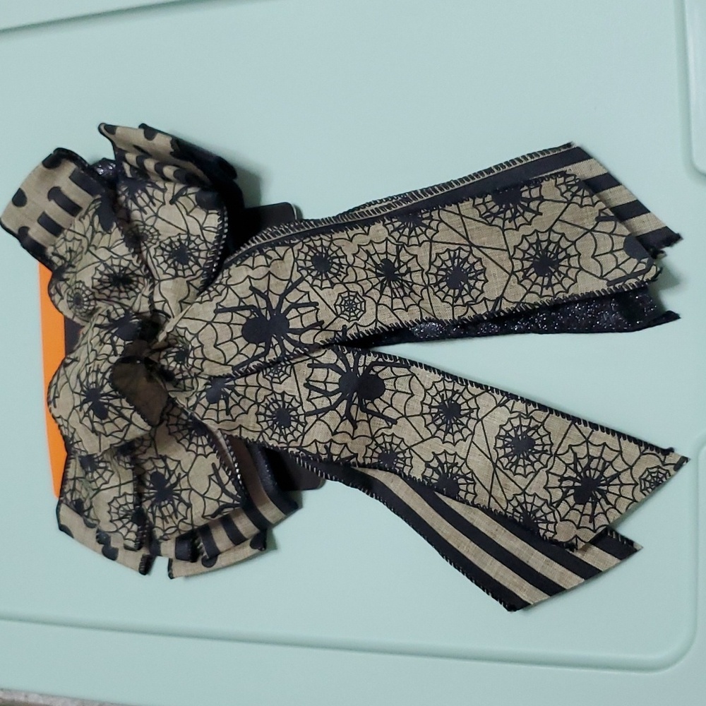HALLOWEEN BOW